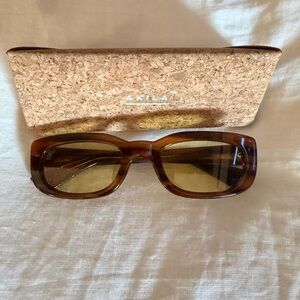 AKILA Tortoise Solaris Sunglasses